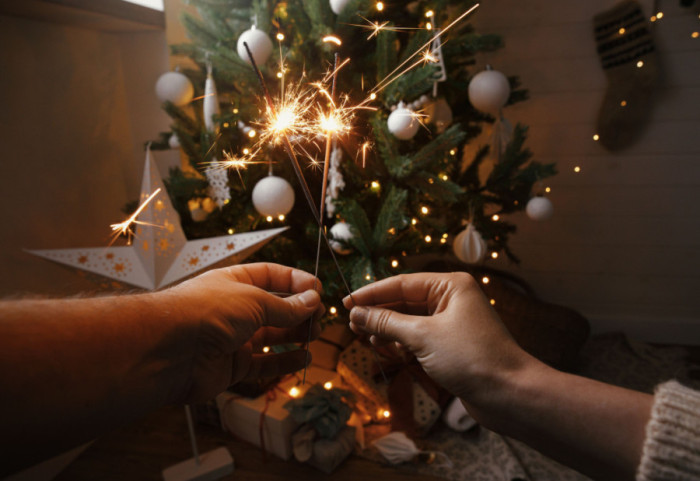 "Danci skaču sa stolice, Italijani bacaju stvari kroz prozor": Običaji u novogodišnjoj noći širom sveta