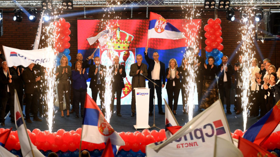 (FOTO) Srpska lista u Severnoj Mitrovici započela predizbornu kampanju: "Pred nama su istorijski izbori"