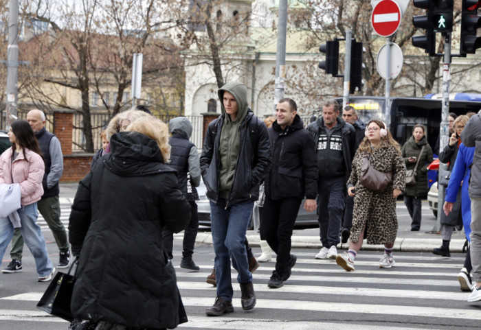 Smena sunca i oblaka, na planinama sneg: Temperatura do 11 stepeni