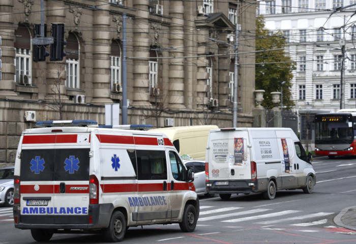 Mladić lakše povređen u udesu u Kneza Miloša, Hitna intervenisala 129 putaa