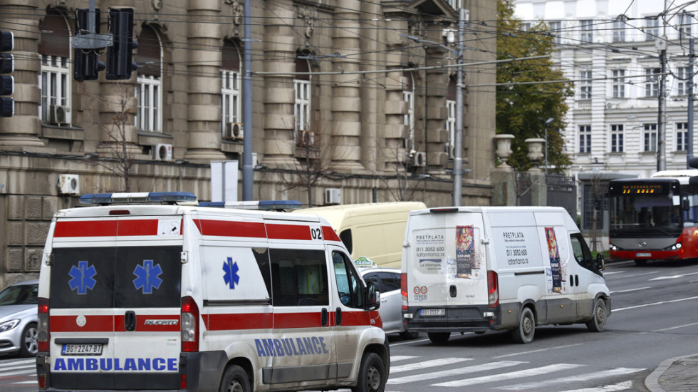 Mladić lakše povređen u udesu u Kneza Miloša, Hitna intervenisala 129 puta