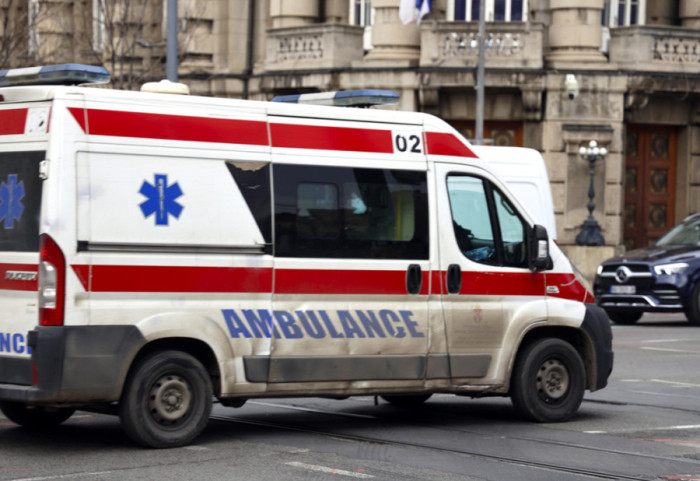 U saobraćajnoj nezgodi na Zrenjaninskom putu povređene dve osobe