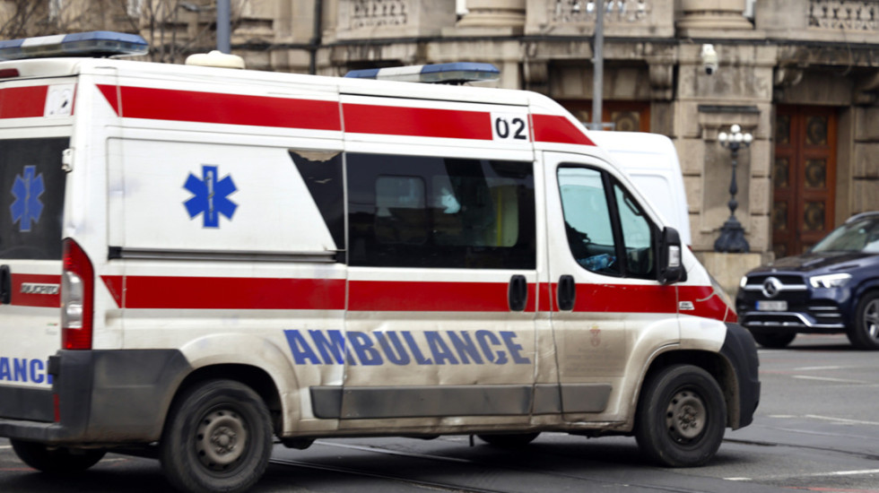 U saobraćajnoj nezgodi na Zrenjaninskom putu povređene dve osobe