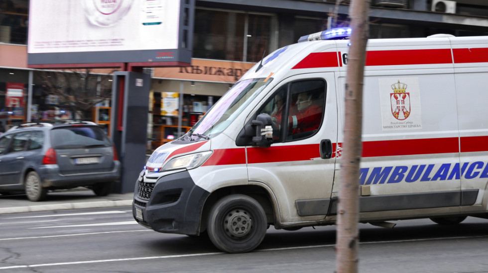 Dvojica dečaka povređena u sudaru skutera i automobila u Čačku