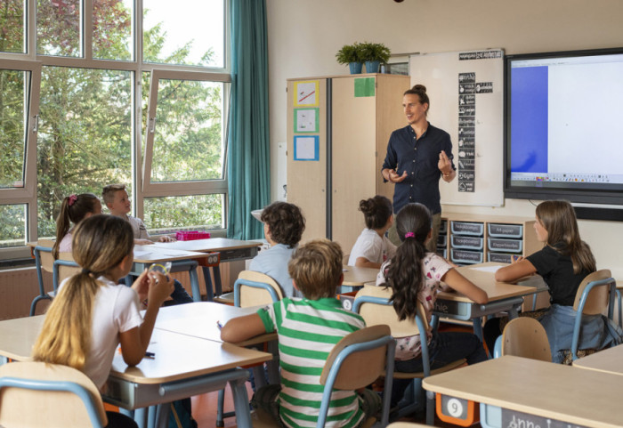 USPRS poziva nadležne na reakciju: "Plata nastavnika ispod proseka, obavezna korekcija zarada"