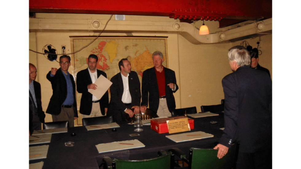 Objavljene hiljade dokumenata iz dosijea Džefrija Epstina: Na fotografijama Bil Klinton, Mik Džeger, Majkl Džekson