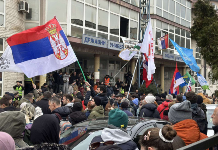 Protest studenata u Novom Pazaru "Ili oni ili mi": Podrška kolegama i profesorima na Državnom univerzitetu