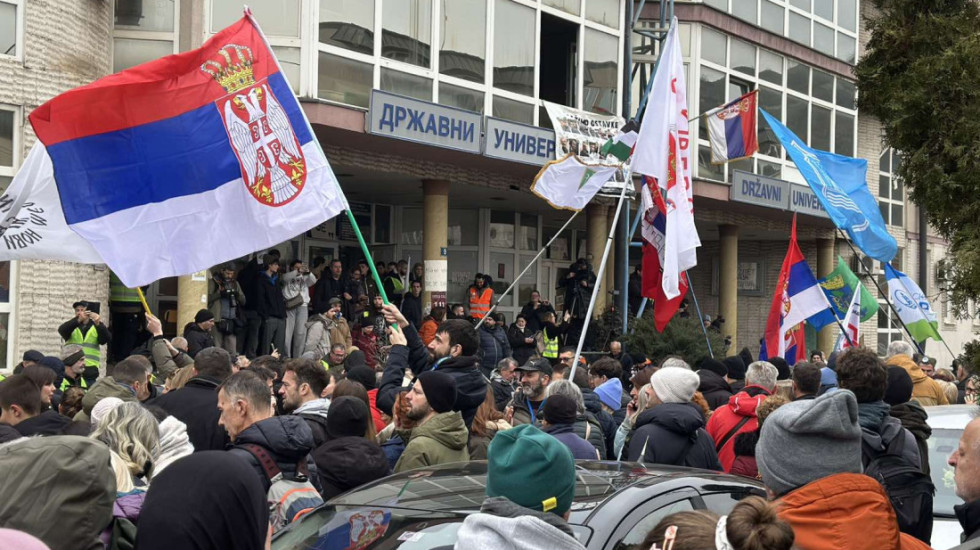 Protest studenata u Novom Pazaru "Ili oni ili mi": Podrška kolegama i profesorima na Državnom univerzitetu