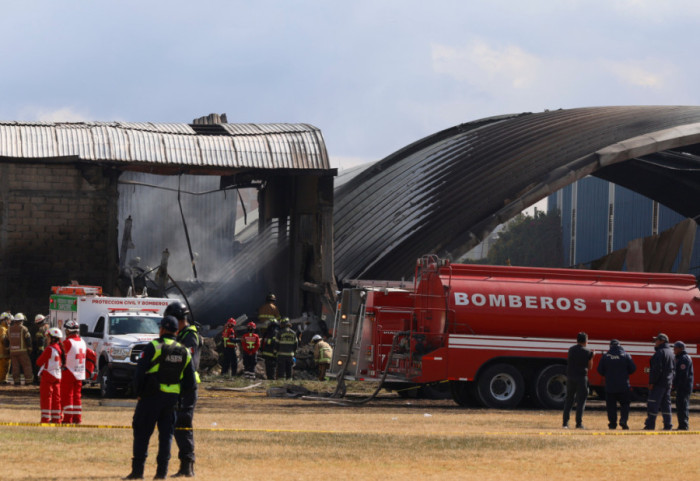 Pao mali avion meksičke mornarice u Teksasu: Najmanje petoro stradalo, među njima i dete (2)