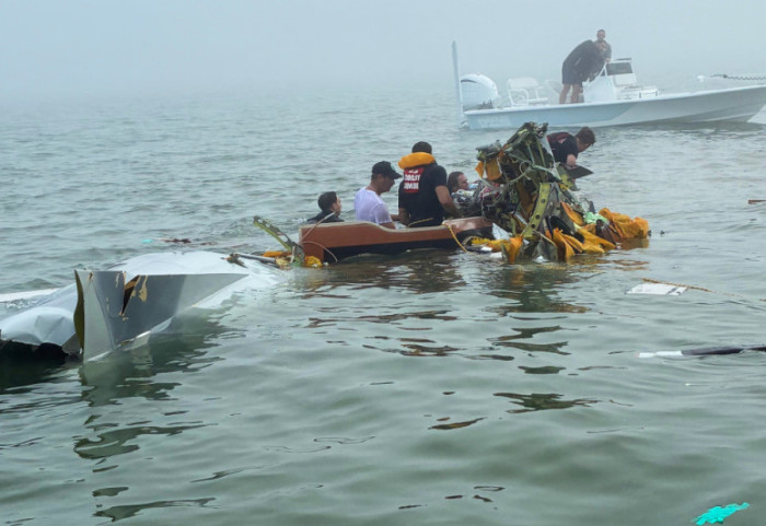 (FOTO) Pao mali avion meksičke mornarice u Teksasu: Najmanje petoro stradalo, među njima i dete (2)