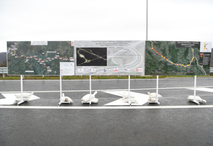 (FOTO) Vučić: Auto-putem od Vrnjačke Banje do Vrbe besplatno do 14. januara, ceo Moravski koridor do septembra 2026.