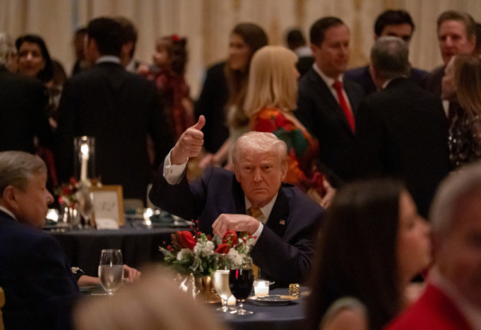 (FOTO) Trampova čestitka: Sraćan Božić svima i radikalno levičarskom ološu koji pokušava da uništi SAD