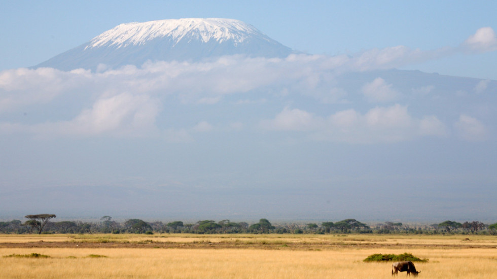 Petoro poginulo u misiji medicinskog spasavanja: Srušio se helikopter na planini Kilimandžaro