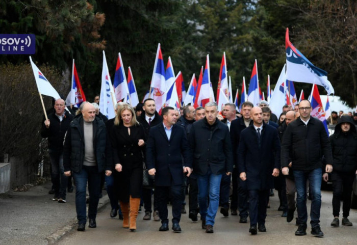 (FOTO) Miting Srpske liste u Leposaviću: "Izbori 28. decembra ključni ispit za Srbe"