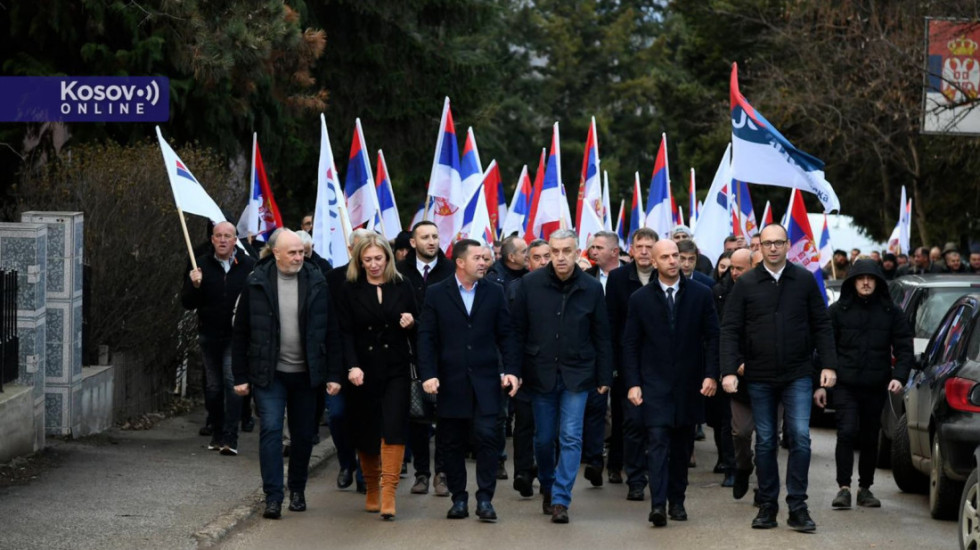 (FOTO) Miting Srpske liste u Leposaviću: "Izbori 28. decembra ključni ispit za Srbe"