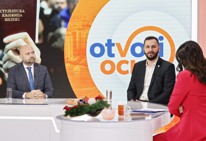 Građanska inicijativa ili politički skupovi: Simić i Todorović o studentskoj akciji skupljanja potpisa širom Srbije