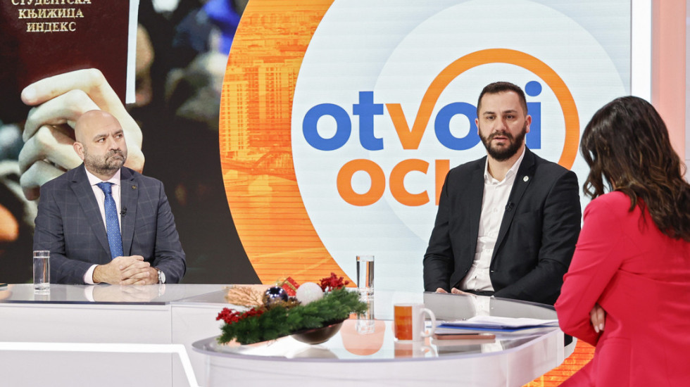 Građanska inicijativa ili politički skupovi: Simić i Todorović o studentskoj akciji skupljanja potpisa širom Srbije