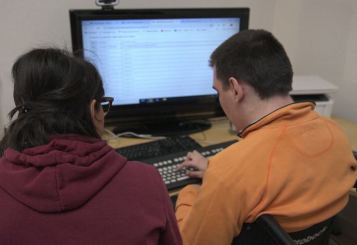 "Radije plaćaju kazne umesto da ih zaposle": Poslodavci izbegavaju osobe sa invaliditetom iako ih zakon obavezuje