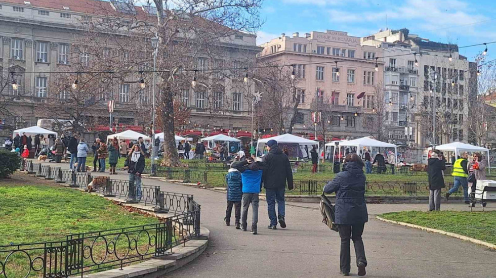 (FOTO) Studenti i građani u akciji "Raspiši pobedu": Prikupljanje potpisa za raspisivanje izbora na skoro 500 štandova