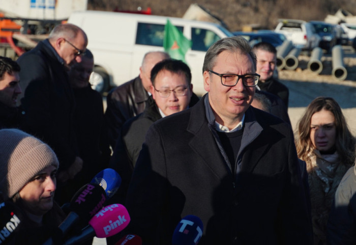 Vučić obilazi radove na Dunavskom koridoru: "Do kraja 2026. gotovi radovi na brzoj saobraćajnici do Golupca"