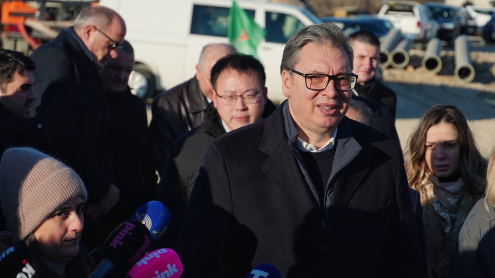 Vučić obilazi radove na Dunavskom koridoru: "Do kraja 2026. gotovi radovi na brzoj saobraćajnici do Golupca"