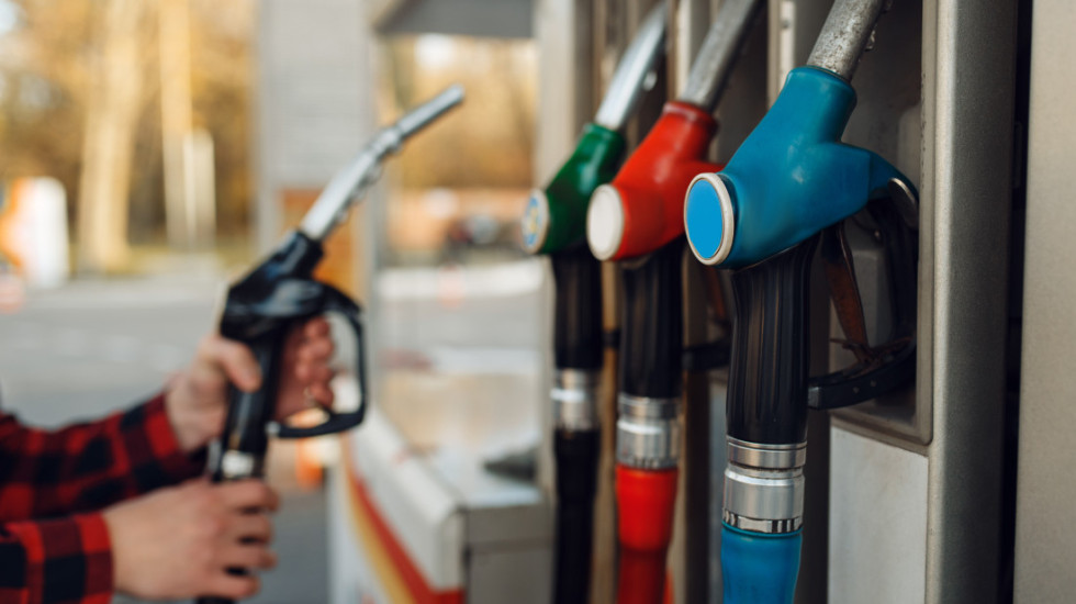 Po dinar jeftiniji evrodizel i benzin u narednih 10 dana