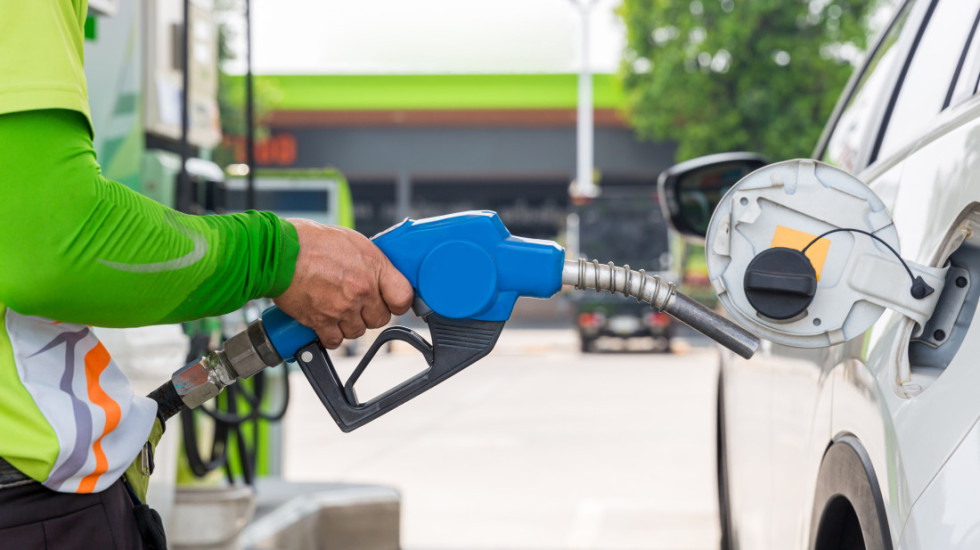 Nove cene goriva: Benzin i dizel skuplji za po dinar