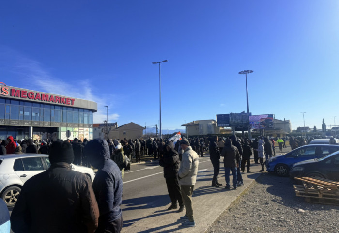 Blokiran kružni tok ka Aerodromu: Protesti u Zeti trajaće ceo dan