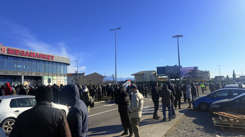 Blokiran kružni tok ka Aerodromu: Protesti u Zeti trajaće ceo dan