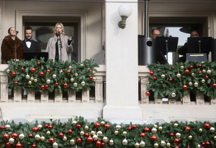 Koncert "Novogodišnji muzički intermeco" održan na terasi Narodnog pozorišta