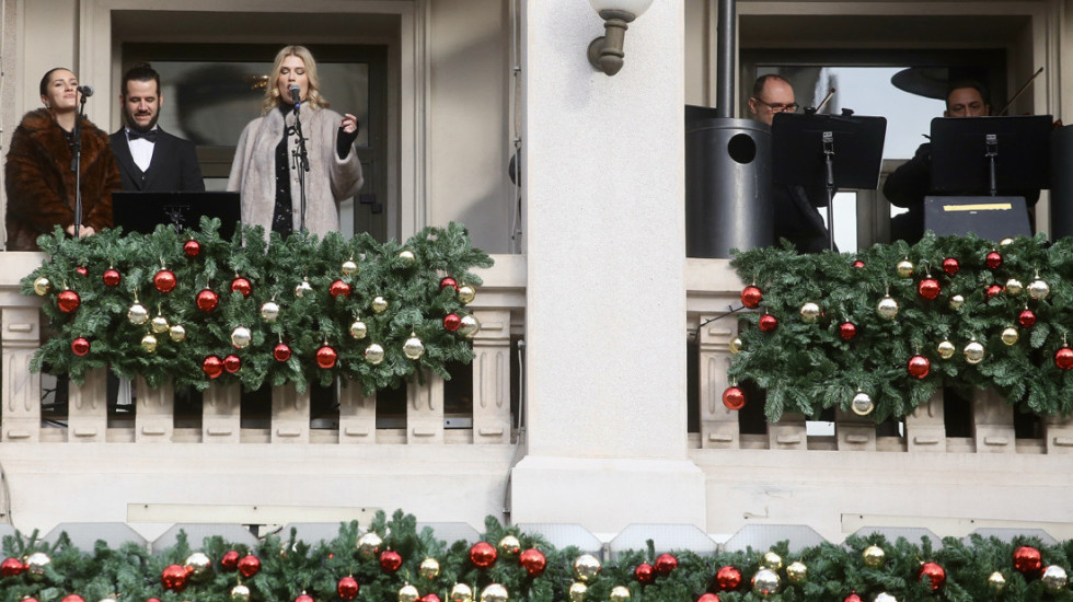 Koncert "Novogodišnji muzički intermeco" održan na terasi Narodnog pozorišta