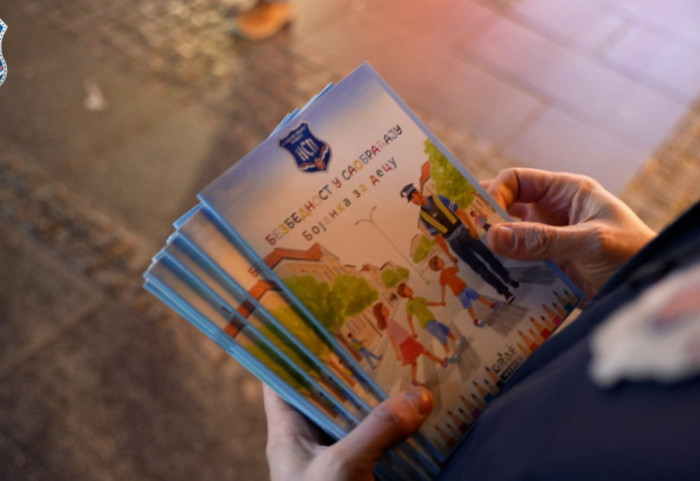 Novogodišnja akcija "Saobraćajna bojanka": Policija i partneri za bezbedno detinjstvo