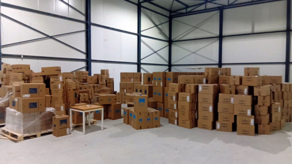 Oštetili firmu u Nišu za cigarete vredne dva miliona evra: Uhapšena trojica, traga se za dvojicom stranih državljana