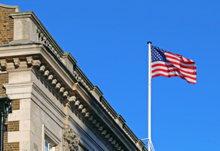 (VIDEO) "Zajedno ka jačem partnerstvu": Otpravnik poslova Ambasade SAD u Beogradu čestitao praznike građanima Srbije