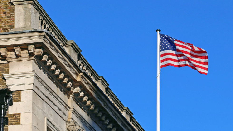 (VIDEO) "Zajedno ka jačem partnerstvu": Otpravnik poslova Ambasade SAD u Beogradu čestitao praznike građanima Srbije