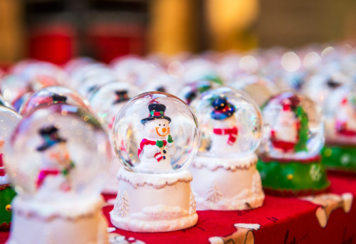 Jozef je vlasnik najveće kolekcije snežnih kugli na svetu, zbog kojih se našao u Ginisovoj knjizi rekorda