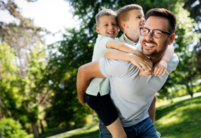 SPC i vernici proslavljaju praznik Oci: Deca vežu očeve, on ih daruje