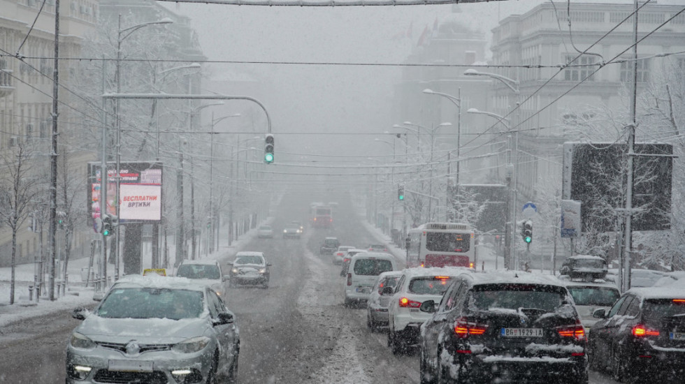Stanje na putevima: Gde ima snega, na kom graničnom prelazu se duže čeka