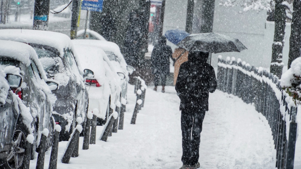 Oblačno vreme uz ledenu kišu i intenzivne padavine: Na Božić i do 15 centimetara novog snega
