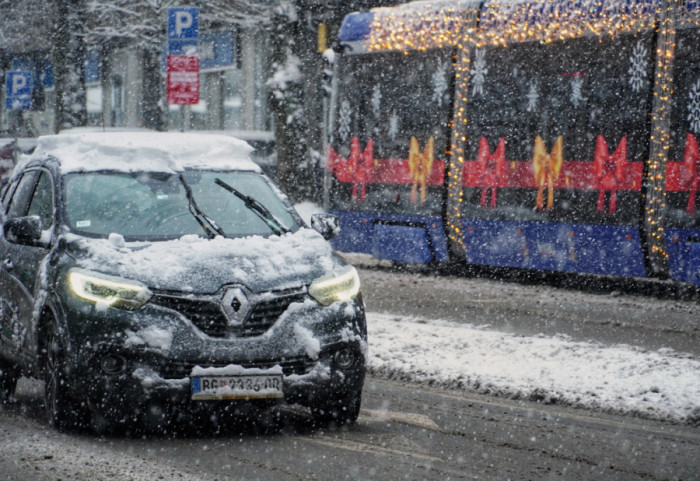 Izmene u linijama gradskog prevoza zbog snega: "Beogradske elektrane" rade u dvadesetčetvoročasovnom režimu