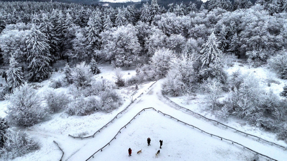 Ekstremne hladnoće u Evropi i SAD: Do minus 40 stepeni, stotine otkazanih letova