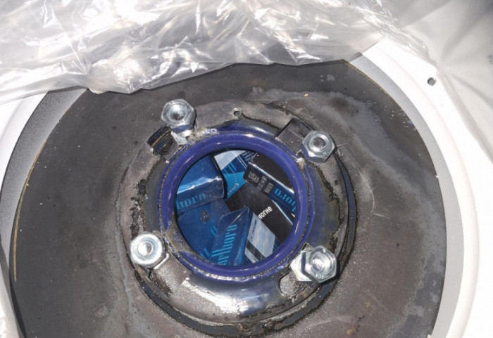 (FOTO) Skrivao cigarete u bojleru od 80 litara: Sprečen pokušaj krijumčarenja na prelazu Preševo