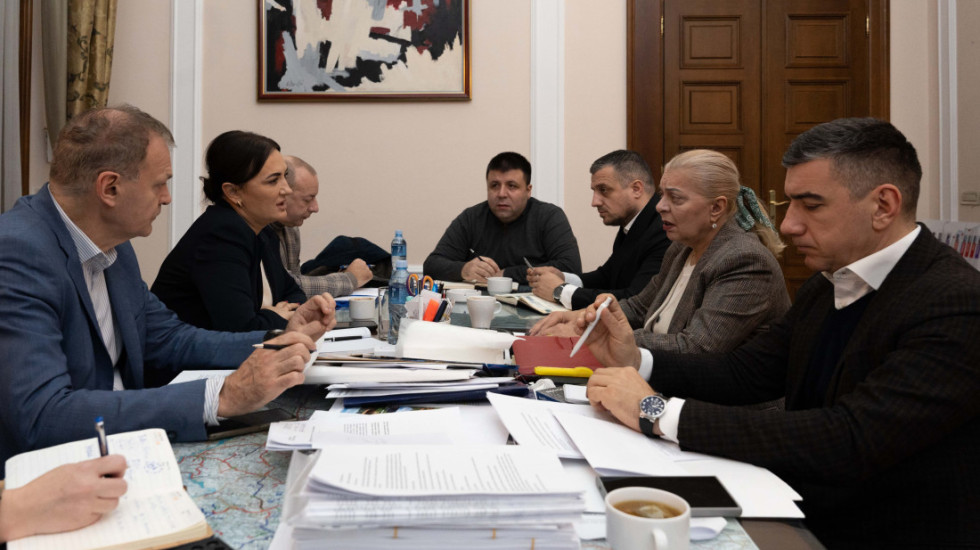 Sofronijević održala sastanak u Vladi: Svi nadležni sektori u punoj pripravnosti, saobraćaj pod kontrolom