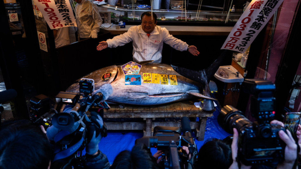 (FOTO) Japanski restoran platio rekordnih 2,7 miliona evra za tunu na aukciji