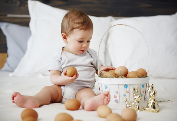 Kada je pravo vreme za uvođenje jaja u ishranu bebe