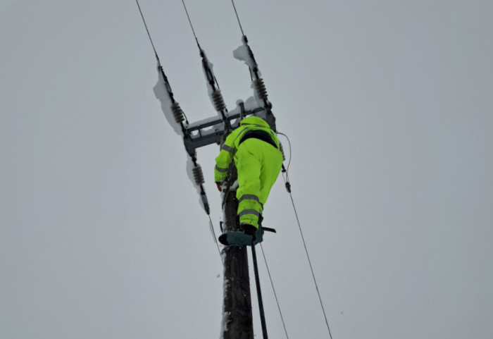 Sneg i ledena kiša u Srbiji: Vanredna situacija u Osečini, Loznici i delu Prijepolja, problemi sa strujom i poplavama