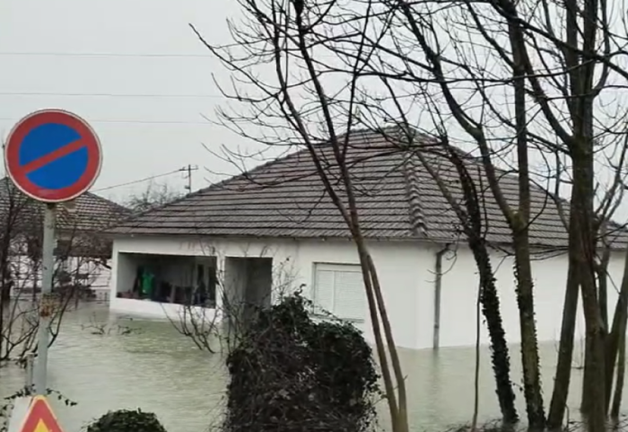 (VIDEO) Obilne padavine u Crnoj Gori: Opasnost od poplava i odrona, hidrolog upozorava na visok vodostaj