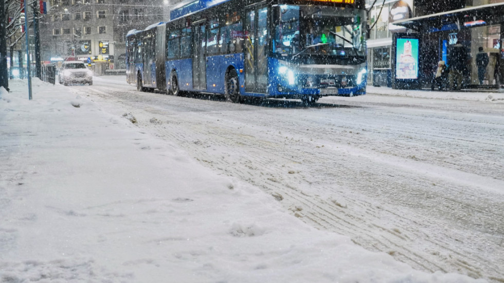 GSP: Skoro sve linije vraćene na redovnu trasu, zimske službe rade na raščišćavanju saobraćajnica