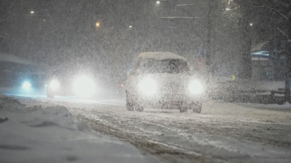 Sneg okovao Srbiju: U Loznici 10.500 ljudi bez struje, RHMZ apelovao na oprez u saobraćaju