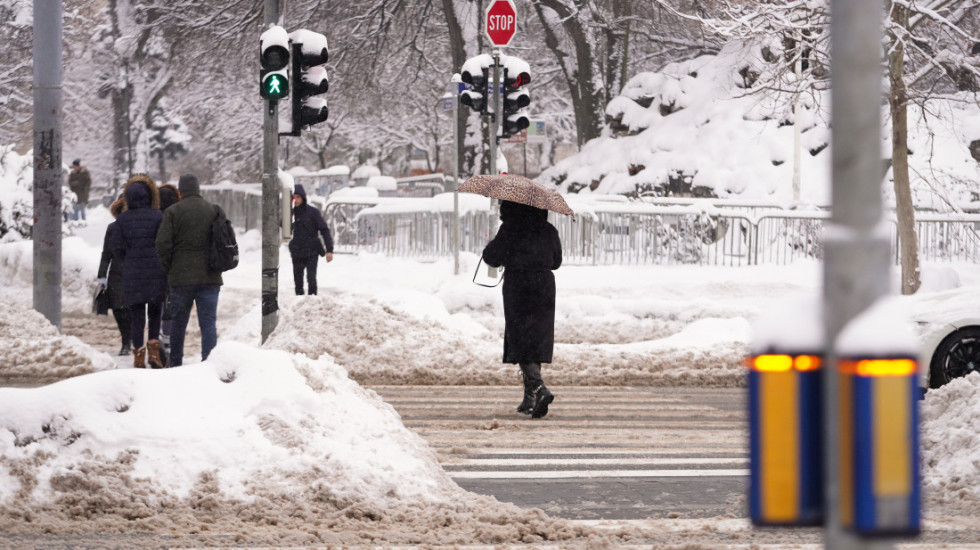 Novo upozorenje RHMZ: Ledena kiša po podne i tokom večeri, u subotu sneg